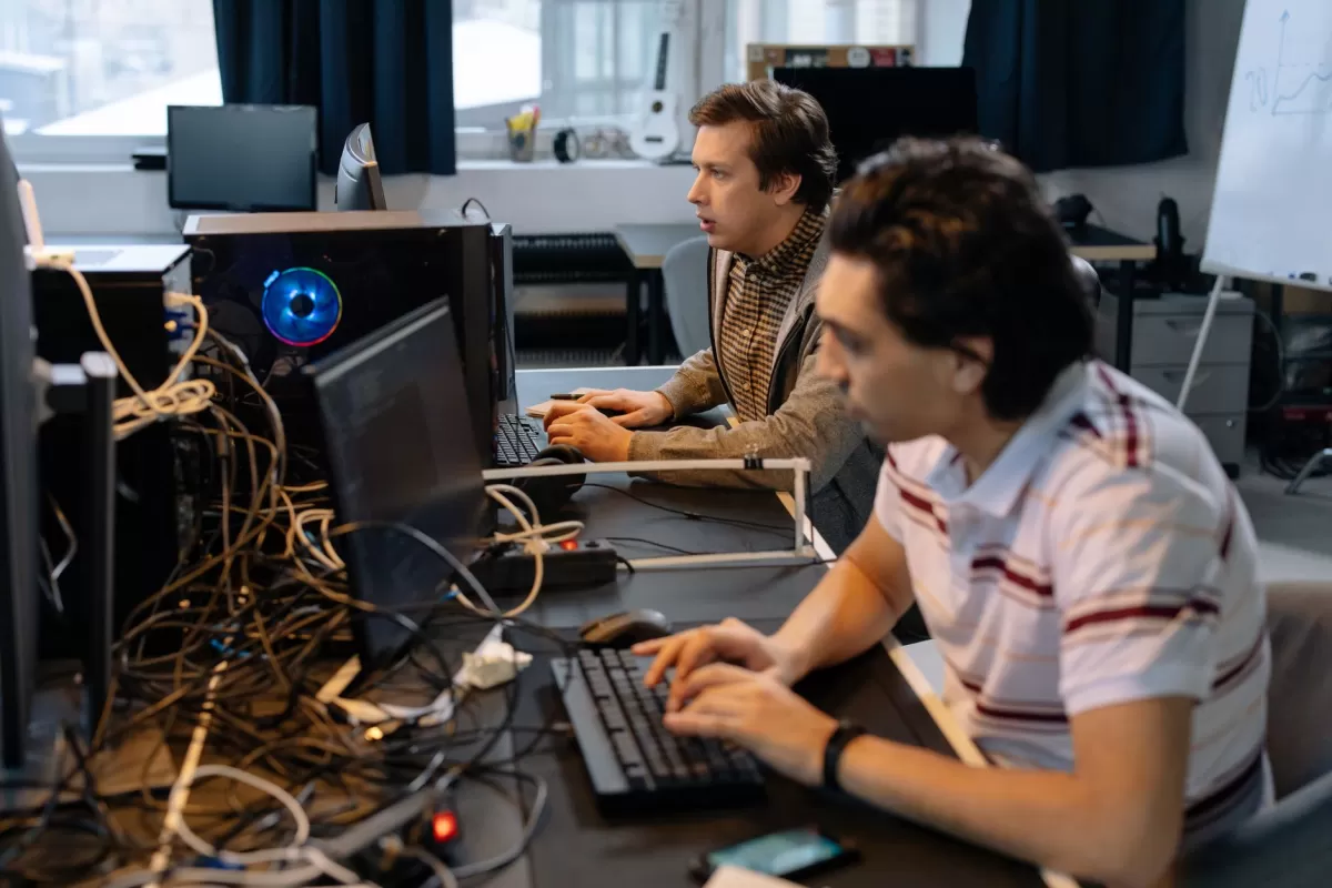 Visszahívták a veterán mérnököket, hogy a mesterséges intelligencia hibáit megoldják